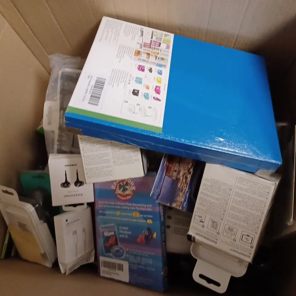 APPROXIMATELY 20 ASSORTED ELECTRICALS TO INCLUDE XBOX 360 CONTROLLER, OSMO POCKET CHARGING CASE, DISNEY INFINITY STAR WARS LUKE SKYWALKER FIGURE, ETC