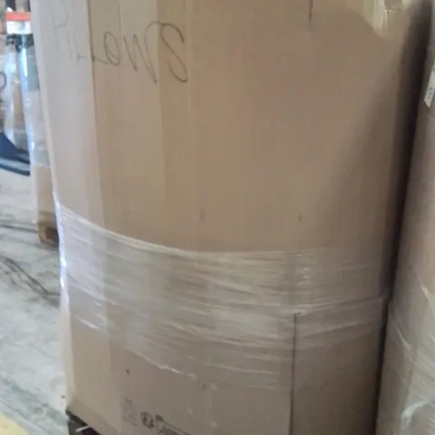 PALLET CONTAINING A LARGE QUANTITY OF PILLOWS 