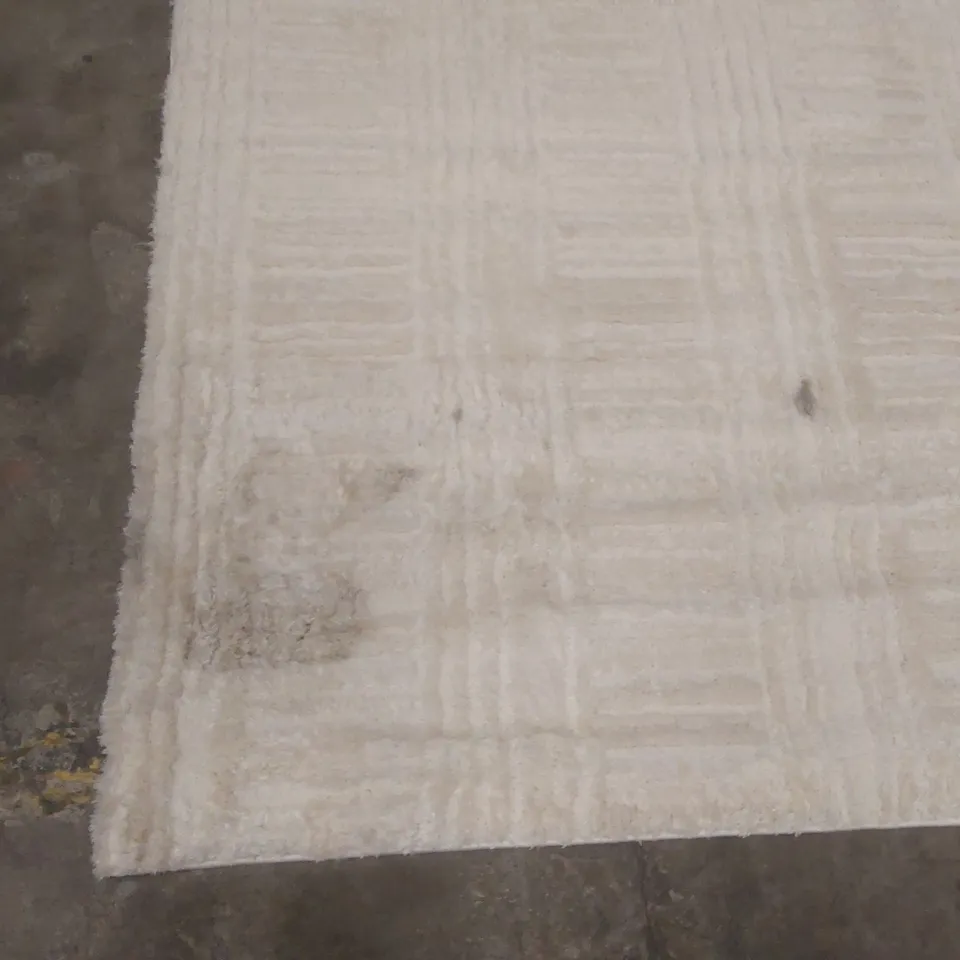 QUALITY DESIGNER AREA RUG - APPROXIMATELY 280 x 195cm