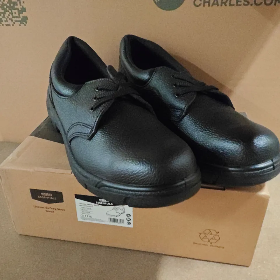 BOXED NISBETS UNISEX SAFETY SHOES IN BLACK - SIZE 50