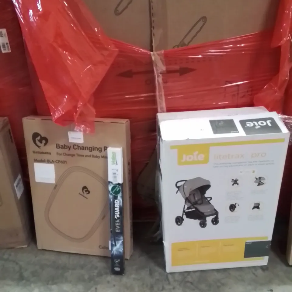PALLET OF ASSORTED HOUSEHOLD GOODS AND PRODUCTS TO INCLUDE;BABY CHANGING PAD,DOG BED,WINDOW WIPERS 
