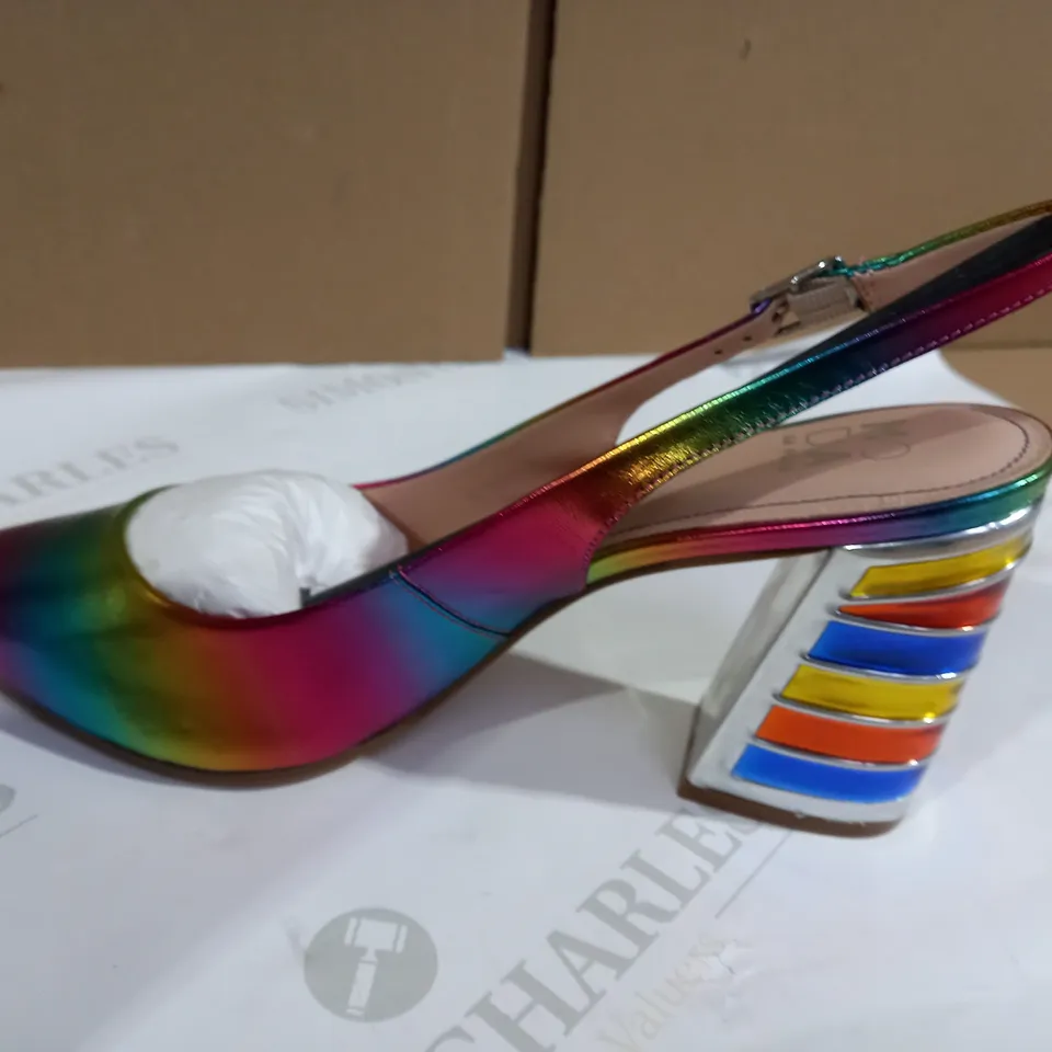 MODA RAINBOW STYLE HEELS SIZE 8