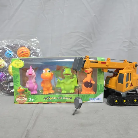 BOX OF APPROXIMATELY 20 ASSORTED TOYS AND GAMES - COLLECTION ONLY