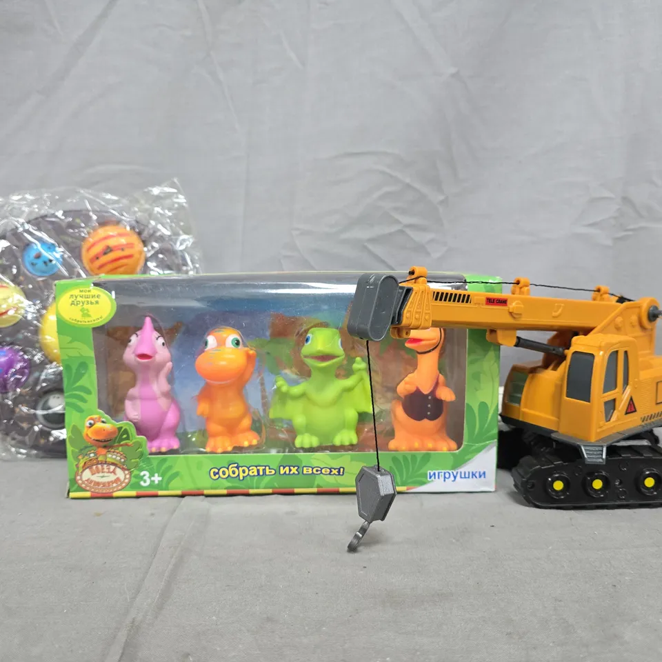 BOX OF APPROXIMATELY 20 ASSORTED TOYS AND GAMES - COLLECTION ONLY