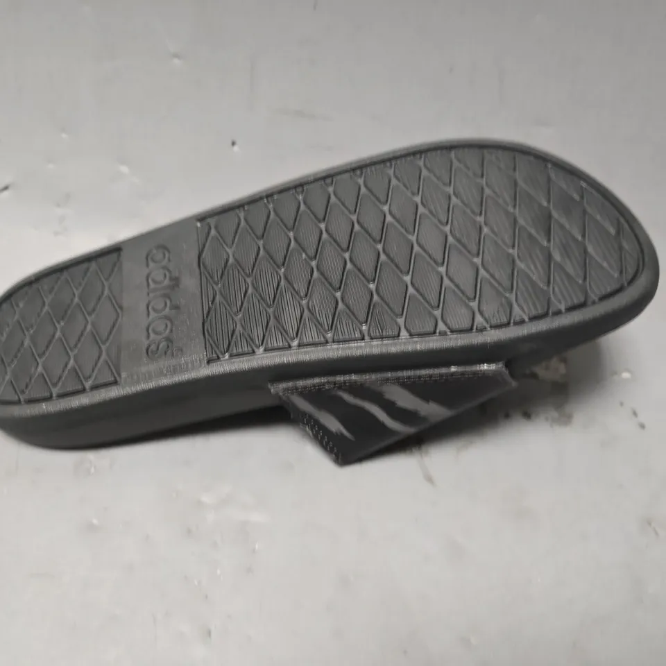 ADIDAS SPORTSWEAR ADILETTE COMFORT SLIPPERS - UK 5 