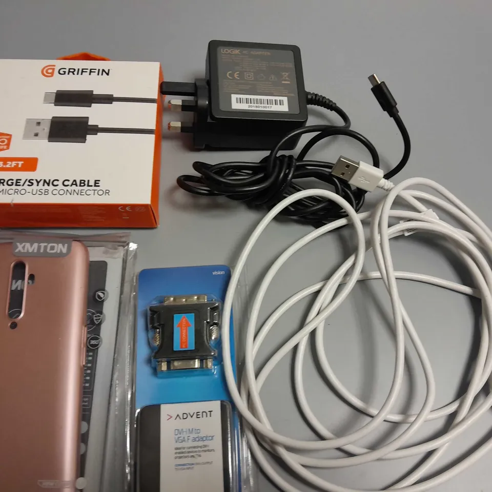 LOT OF 5 ASSORTED TECH ITEMS TO INCLUDE LOGIK AC ADAPTER, GRIFFIN CHARGE SYNC CABLE AND VGA ADAPTER