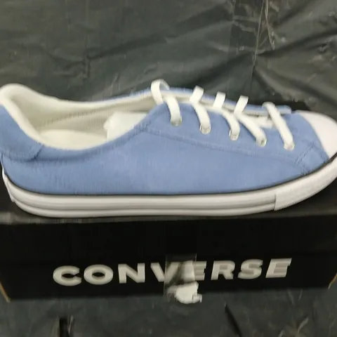 BOXED PAIR OF CONVERSE CANVAS SHOES - UK SIZE 5 - WOMENS 