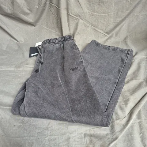 STUD SKATER FIT JOGGERS IN WASHED BLACK SIZE M