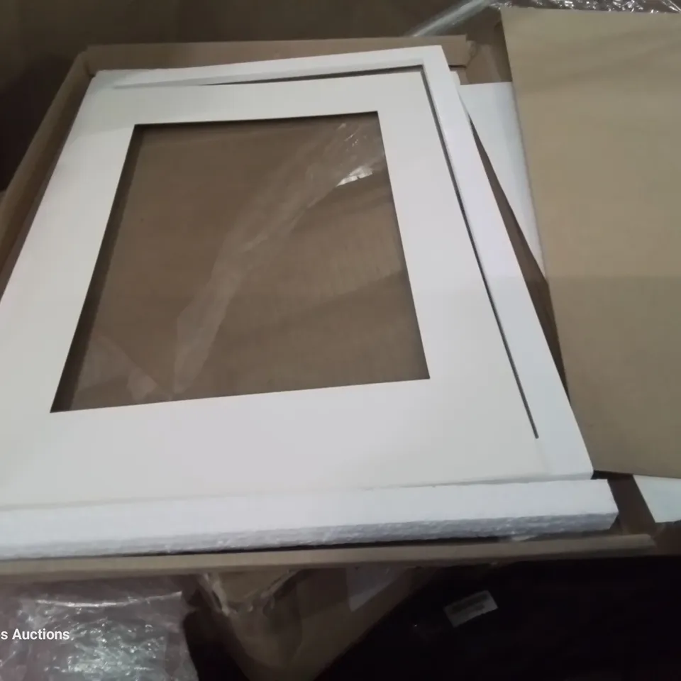 PALLET OF ASSORTED ITEMS TO INCLUDE, 30 WOODEN HANGERS, 10L PEDAL BIN, AIR COOLER, CAMPING CHAIR, PICTURE FRAME.