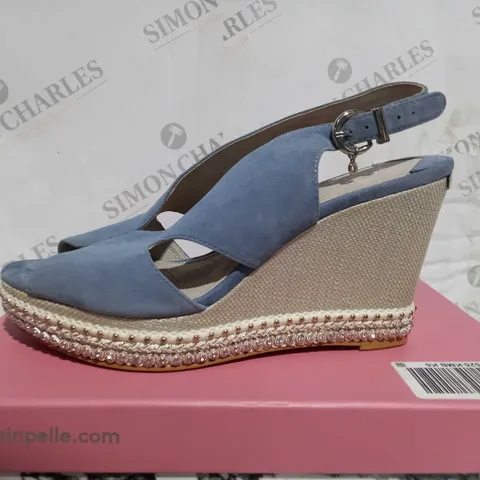 BOX CONTAINING 5 PAIRS OF MODA IN PELLE PERIAR WEDGE LIGHT BLUE SUEDE SANDAL UK SIZE 6