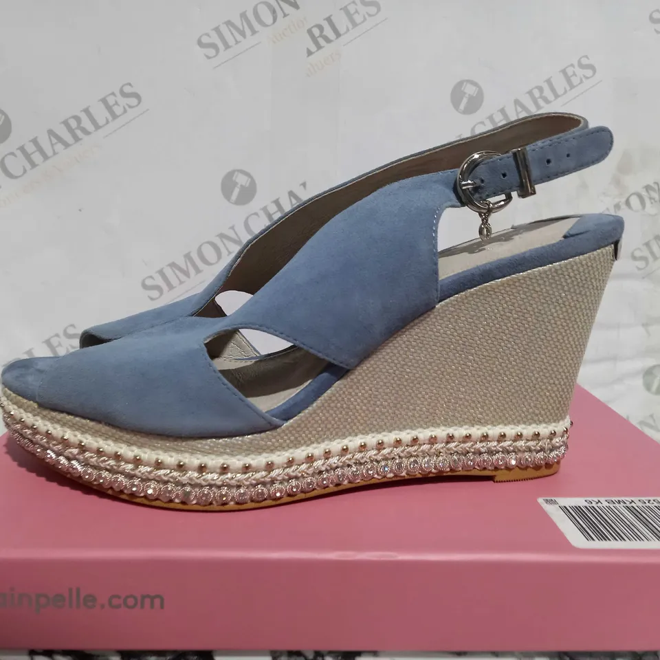 BOX CONTAINING 5 PAIRS OF MODA IN PELLE PERIAR WEDGE LIGHT BLUE SUEDE SANDAL UK SIZE 6