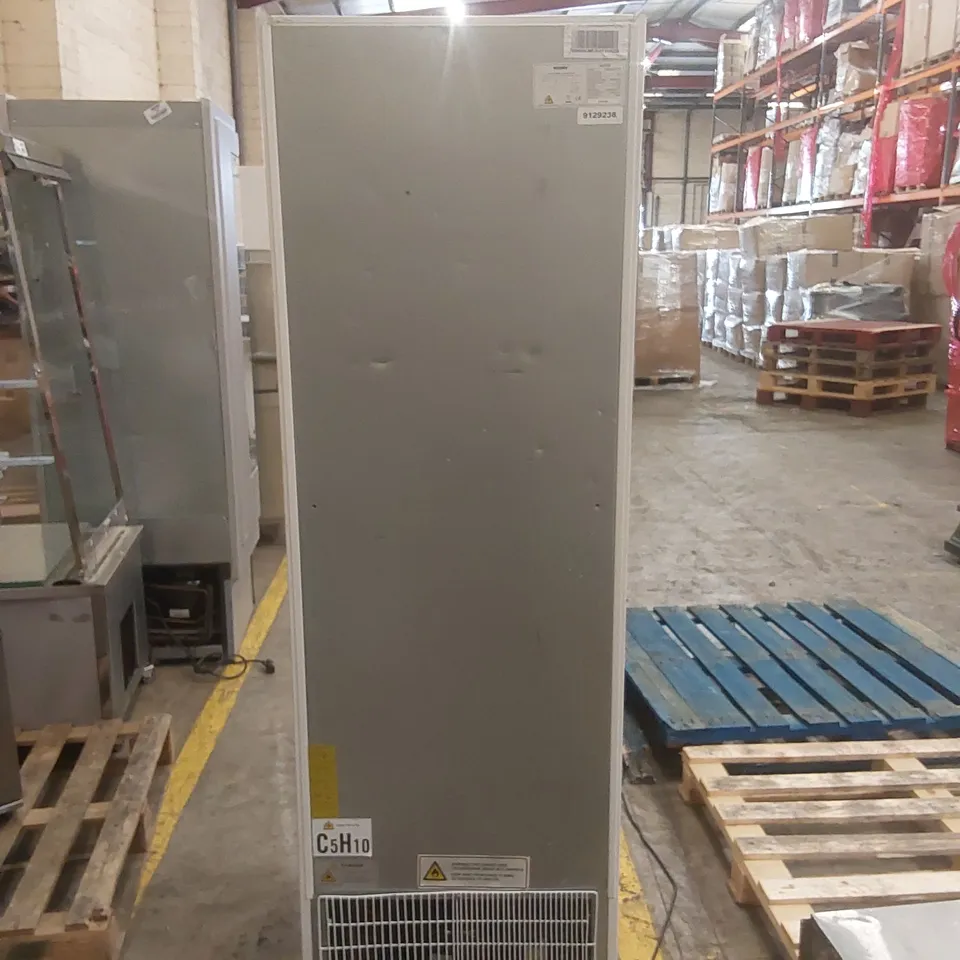 HUSKY FBR400H-WE-R-HT COMMERCIAL UPRIGHT FREEZER