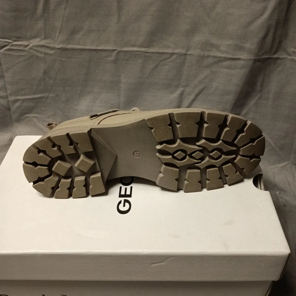 GEOX RESPIRA MEN'S LEATHER ANKLE BOOTS – TAUPE, CHUKKA STYLE SIZE 40 BOXED