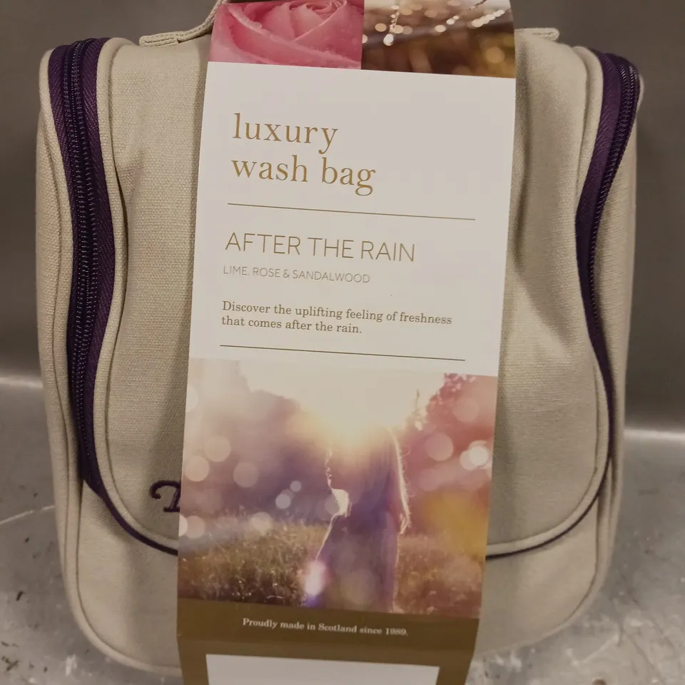 ARRAN AROMATICS AFTER THE RAIN FEMALE WASH BAG