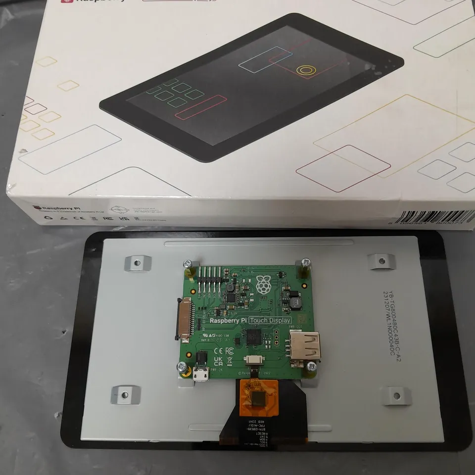 BOXED RASPBERRY PI TOUCH DISPLAY