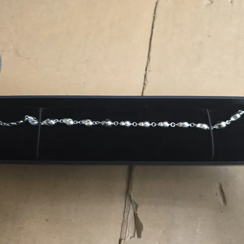 THOMAS SABO REBEL AT HEART BRACELET – SILVER-TONE WITH SKULL BEAD ACCENTS