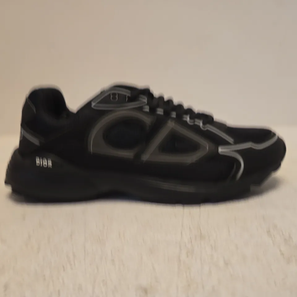 PAIR OF DIOR BLACK RUNNER SNEAKERS – SIZE UNSPECIFIED