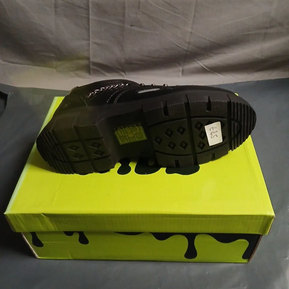 KOI KIDZ BLACK STUDDED PLATFORM SNEAKERS – SIZE 1