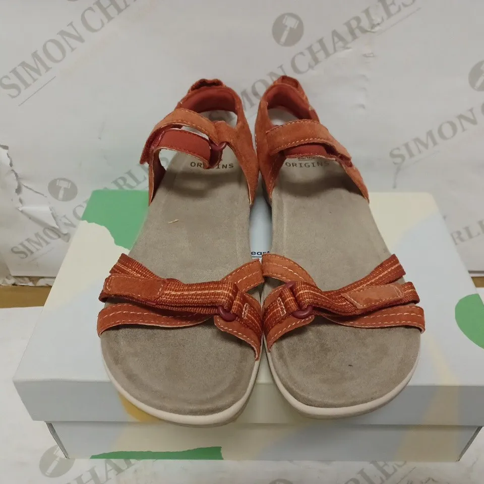 EARTH ORIGINS SALMON SIZE 6 SANDALS 