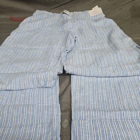 HOLLISTER LOW RISE WIDE LEG PANTS SIZE M