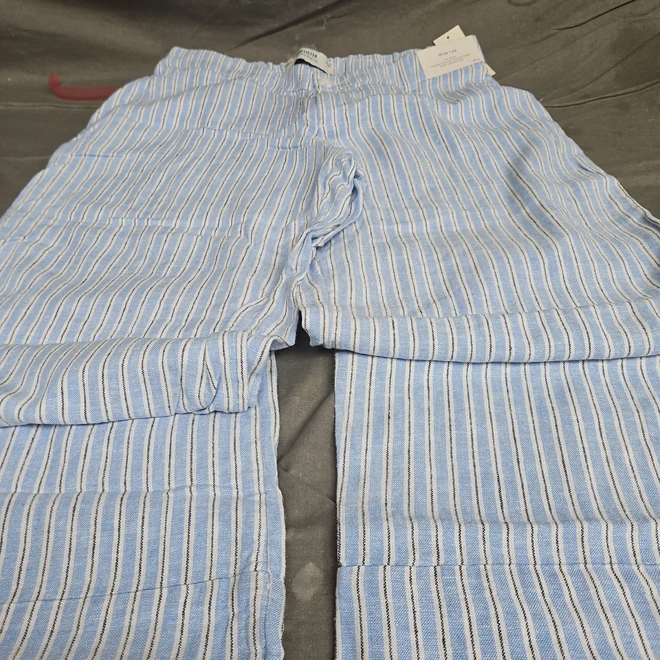 HOLLISTER LOW RISE WIDE LEG PANTS SIZE M