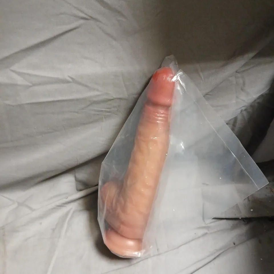  SILICONE 6" DILDO WITH SUCTION CUP 