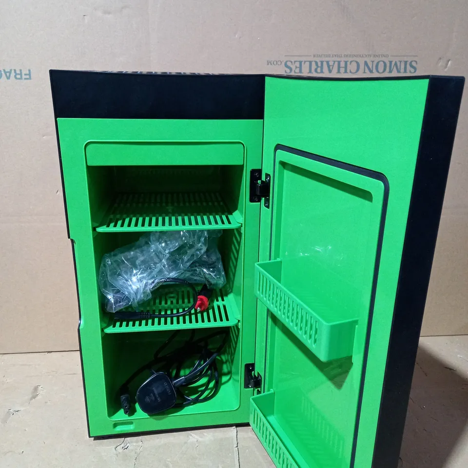 UKONIC XBOX SERIES X REPLICA MINI FRIDGE