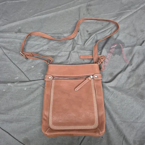 LLOYD BAKER GENUINE LEATHER CROSSBODY BAG – BROWN