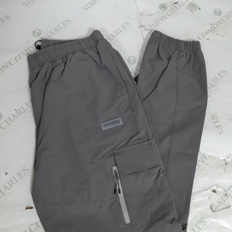 MCKENZIE SPORTSWEAR CARGO PANT IN GREY SIZE L