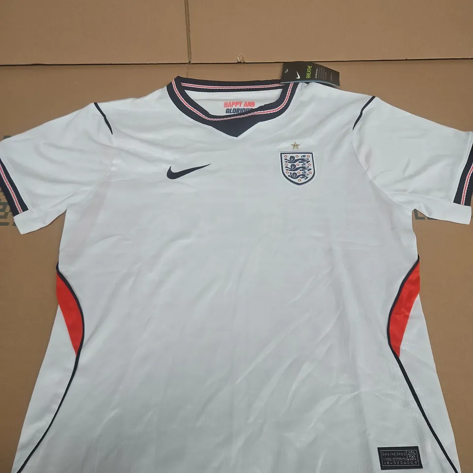 NIKE ENGLAND FOOTBALL SHIRT – SIZE 28