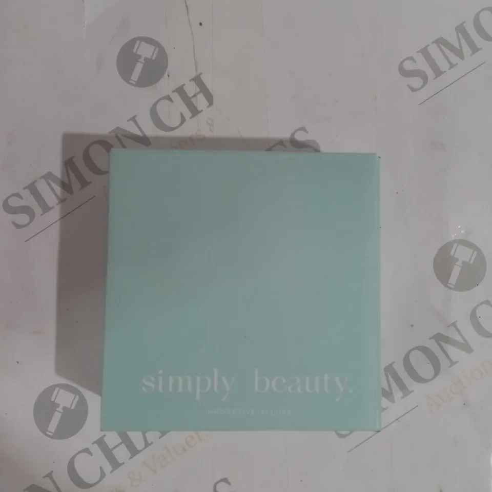 SIMPLY BEAUTY FOLDING TRIO MIRROR, MINT GREEN