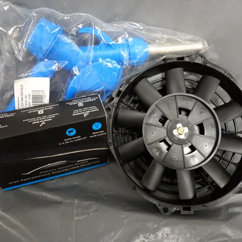 LARGE QAUNTIITY OF ASSORTED CAR ITEMS TO INCLUDE SMALL FAN - PUMP HANDLE - RADIATOR HOSE / COLLECTION ONLY