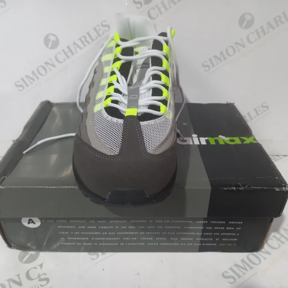 BOXED PAIR OF NIKE AIR MAX SHOES IN GREY/BLACK/GREEN UK SIZE 10.5