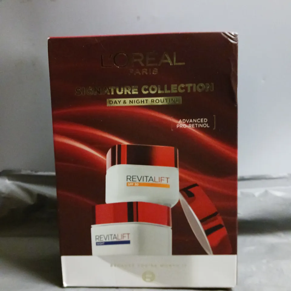 L'OREAL PARIS SIGNATURE COLLECTION GIFT SET WITH PRO-RETINOL