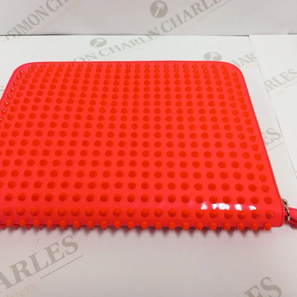 CHRISTIAN LOUBOUTIN CRIS CASE PATENT FLOU/SPIKES ROSE PARIS