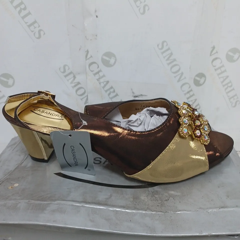 BOX OF APPROXIMATELY 10 ASSORTED SHOES TO INCLUDE HIGH BOOTS, LOW HEELS, HIGH HEELS ETC