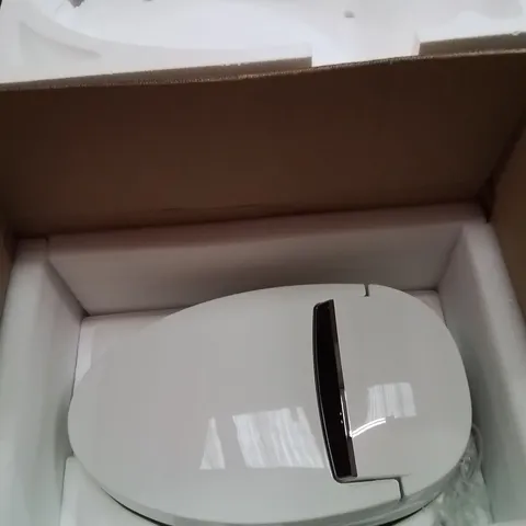 PALLET CONTAINING INTELLIGENT TOILETS
