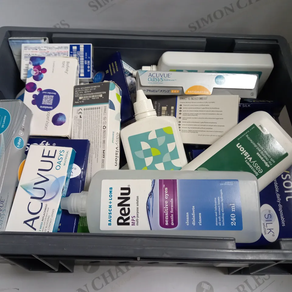 BOX OF APPROX 15 ASSORTED ITEMS INCLUDING RENU MULTIPURPOSE FLUID, EASYVISION LENSES AND ACUVUE LENSES
