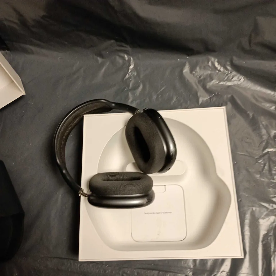APPLE AIRPODS MAX WIRELESS OVER-EAR HEADPHONES – SPACE GRAY