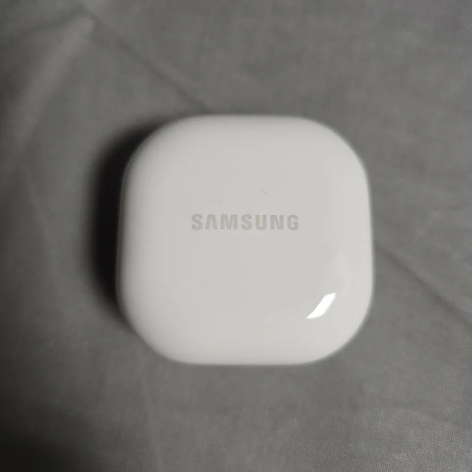 SAMSUNG GALAXY BUDS WIRELESS EARBUDS WITH CHARGING CASE SM-R177