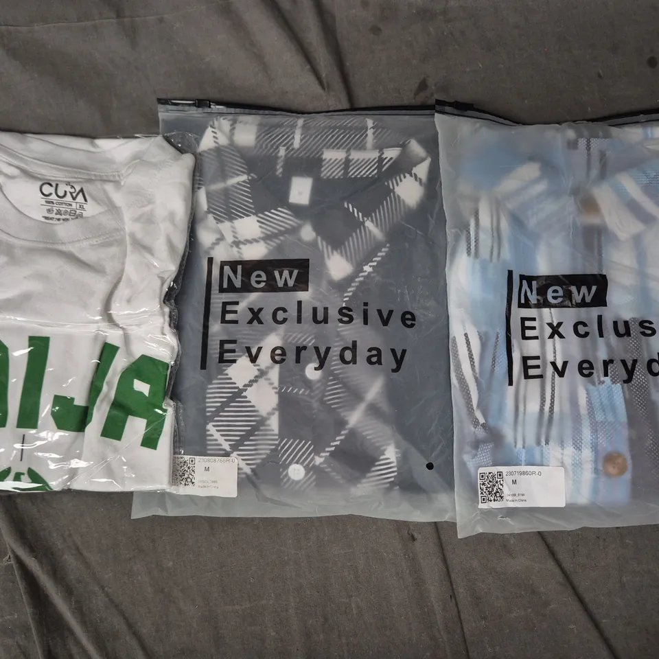 APPROXIMATELY 25 ASSORTED CLOTHING AND FASHION PRODUCTS IN VARIOUS STYLES AND SIZES - COLLECTION ONLY