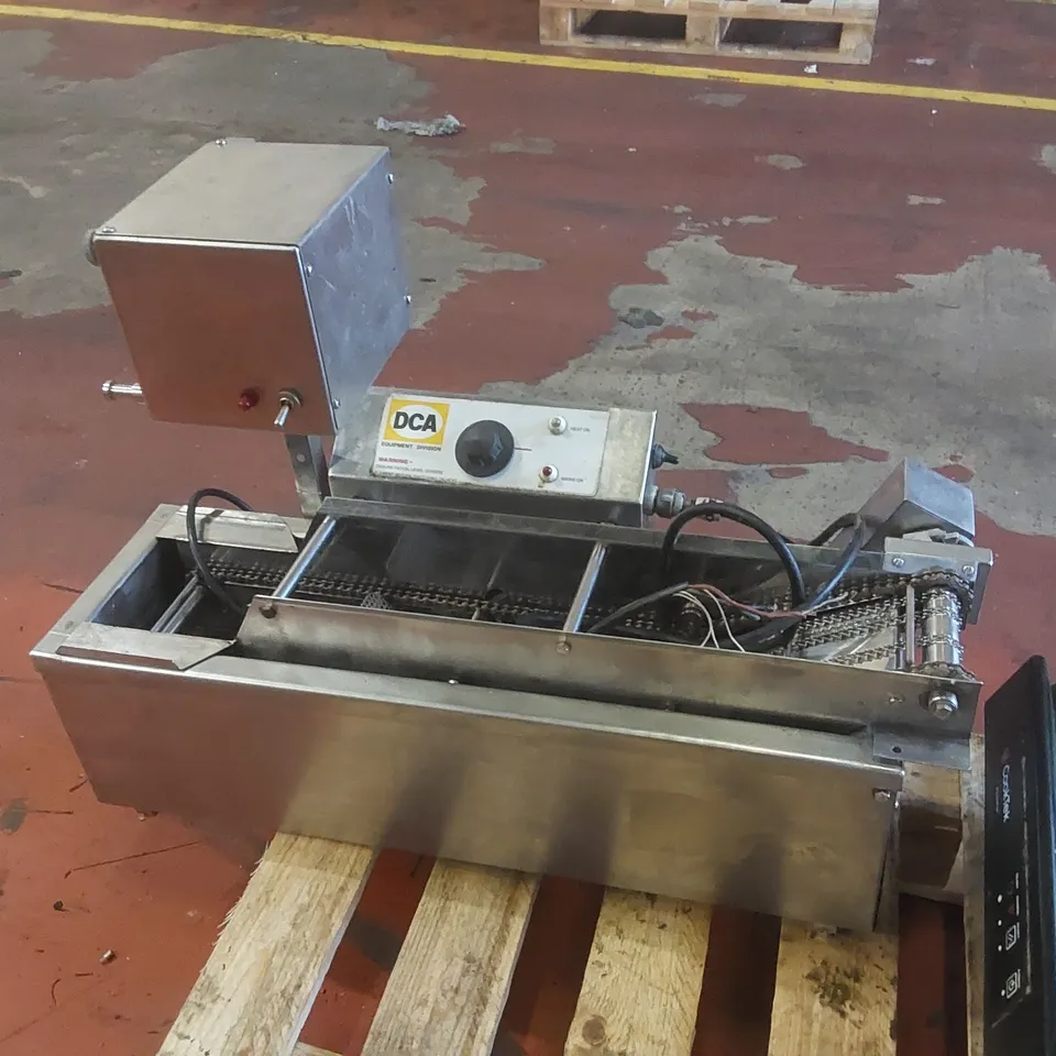 DCA SUPER 10 COMMERCIAL DOUGHNUT MACHINE