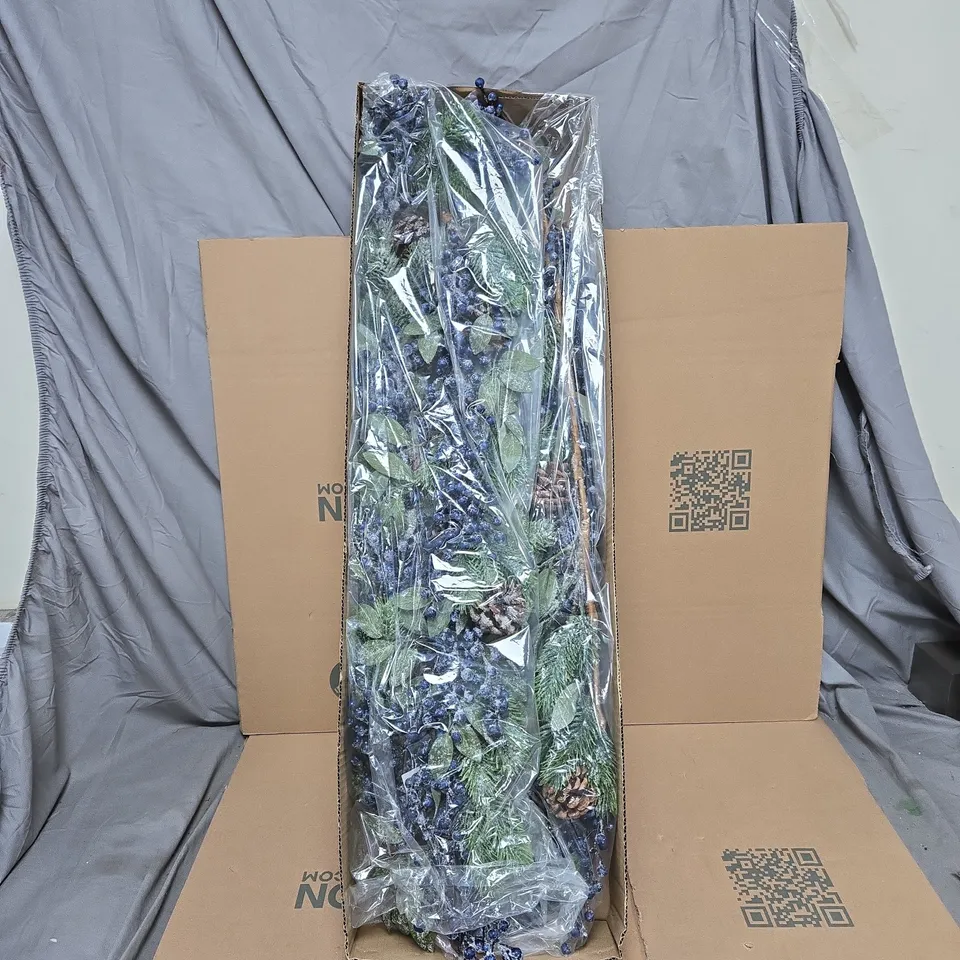 2 X GISELA GRAHAM BLUE BERRY FESTIVE DECORATION BOXED