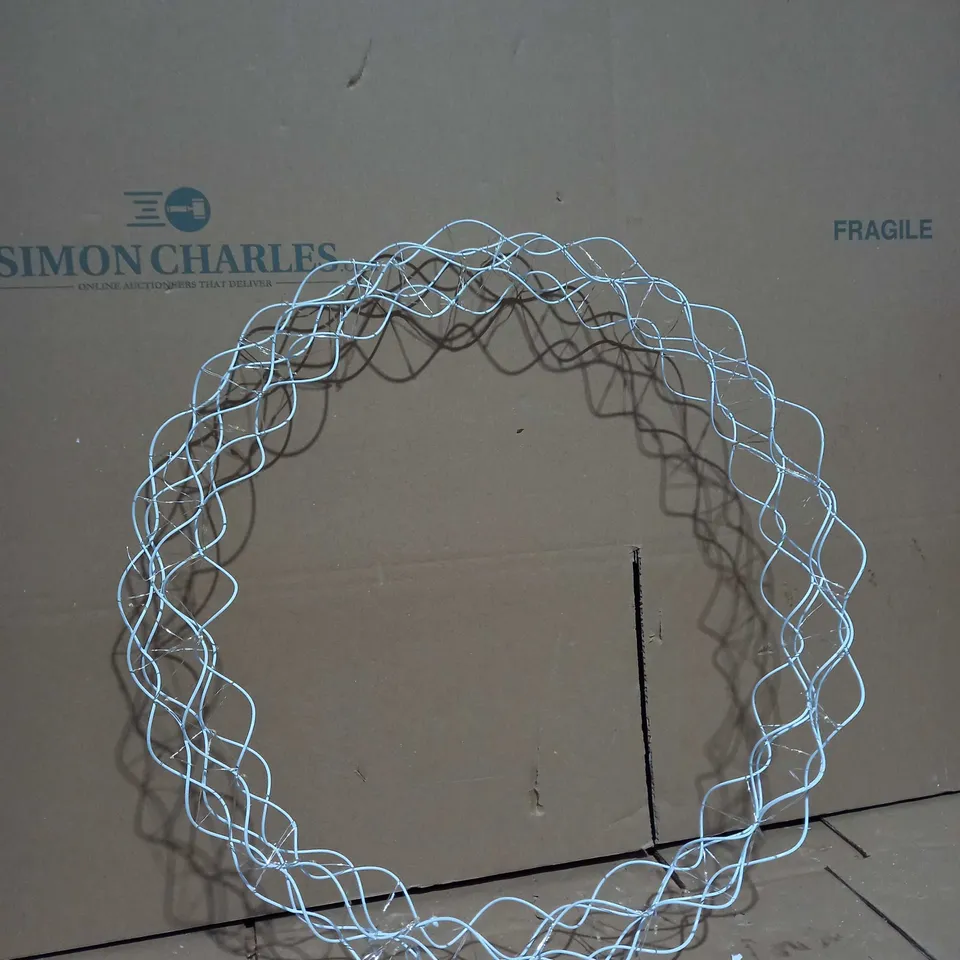 MODERN INTEGRATED LED WREATH 