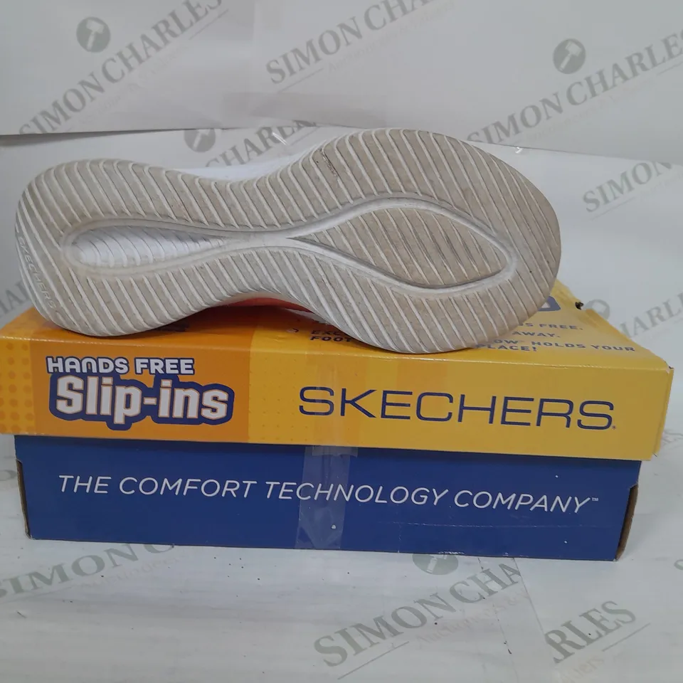 SKECHERS FLEXIBLE HANDS FREE SLIP-INS IN PINK/YELLOW SIZE 5