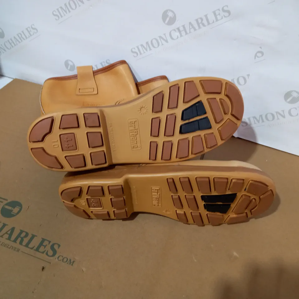 PAIR OF JALLATTE TAN WELLIES SIZE 44