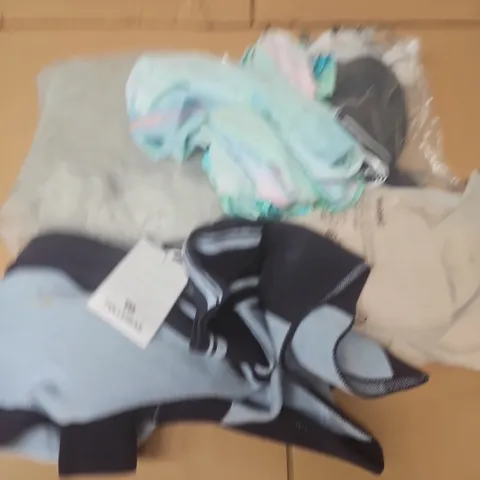 APPROXIMATELY 25 ASSORTED CLOTHING ITEMS IN VARIOUS SIZES, STYLES & COLOURS TO INCLUDE BRANDS SUCH AS PULL&BEAR, PINK BOUTIQUE, SHEIN, ETC - COLLECTION ONLY
