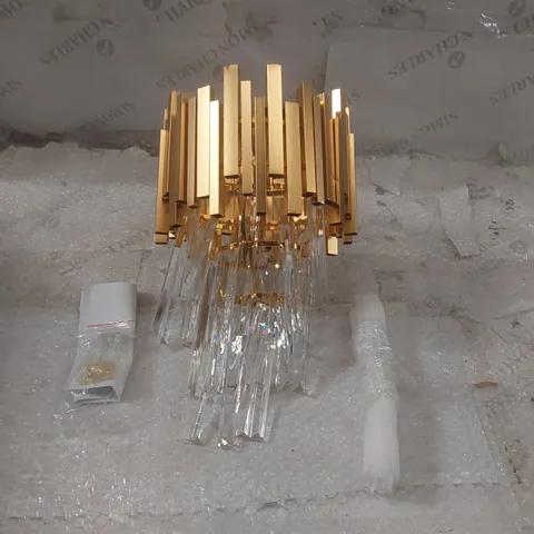 METAL AND GLASS PENDANT LIGHT