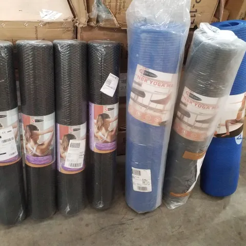BOX CONTAINING 4 ACTIVE FOREVER SOLID FLOATING DOT FOAM ROLLER 90Γ15CM - BLACK & 3 NBR YOGA MATS 190Γ100CM