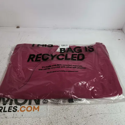 BOX OF 4 ASSORTED CLOTHING ITEMS TO INCLUDE OVERSIZED HOODIE DARK LOTUS LARGE